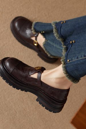 Genuine Leather Round Toe Camellia Loafers for Women - Retro Thick-Soled Flats for Commuting, Versatile Y2K Style Shoes
