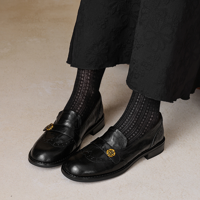 Genuine Leather Round Toe Camellia Loafers for Women, British Style Brogue Carved Flats, Vintage Inspired Footwear Genuine Leather Round Toe Camellia Loafers for Women, British Style Brogue Carved Flats, Vintage Inspired Footwear
