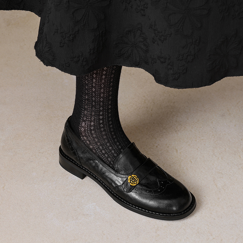 Genuine Leather Round Toe Camellia Loafers for Women, British Style Brogue Carved Flats, Vintage Inspired Footwear Genuine Leather Round Toe Camellia Loafers for Women, British Style Brogue Carved Flats, Vintage Inspired Footwear