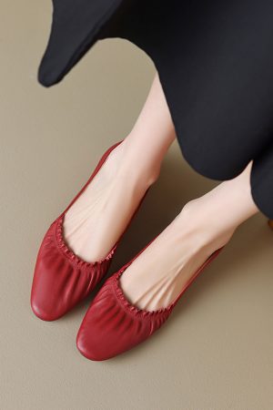 Genuine Leather Round Toe Pleated Chunky Mid-Heel Shoes for Women - Spring Versatile Style, Italian-Inspired Footwear