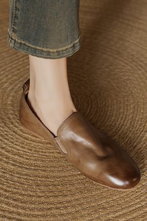 Genuine Leather Round Toe Slip-On Loafers for Women - Vintage French Style Flat Shoes - Autumn 2025 Fashion Footwear