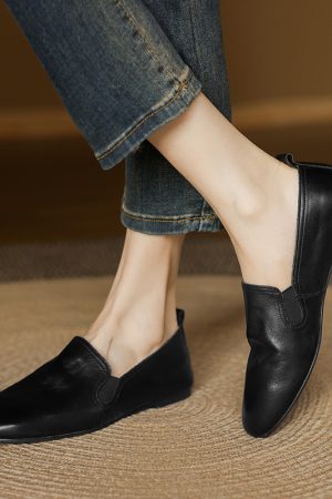 Genuine Leather Round Toe Slip-On Loafers for Women - Vintage French Style Flat Shoes - Autumn 2025 Fashion Footwear