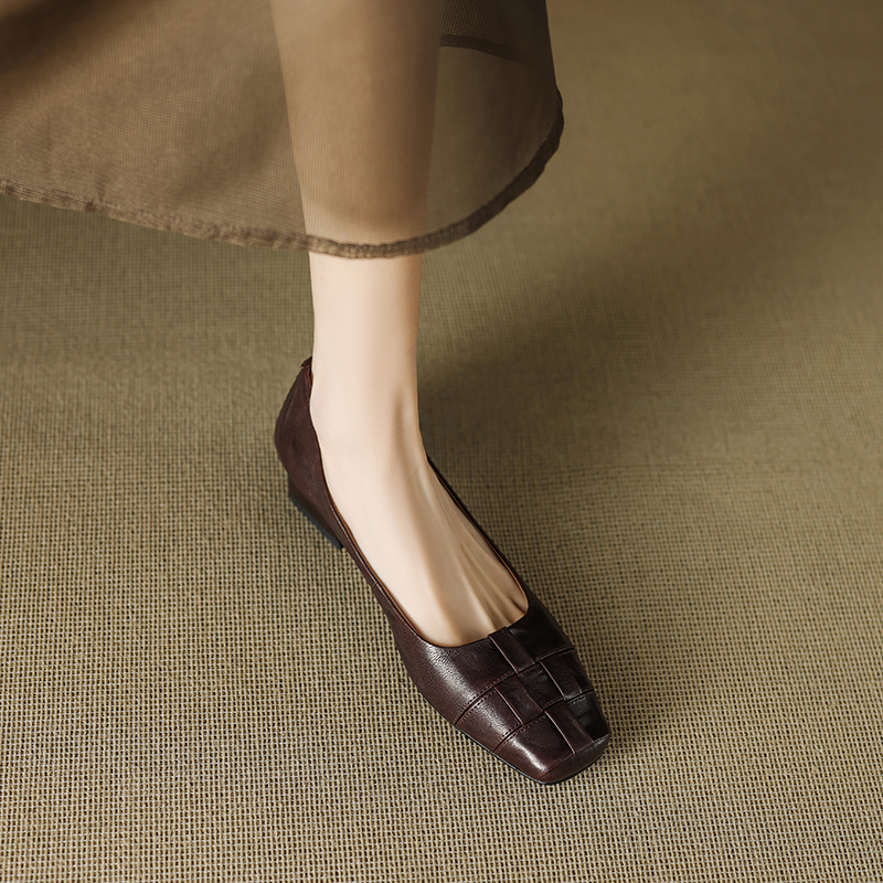 Genuine Leather Square Toe Woven Chunky Heel Shoes for Women - Versatile Commuting Style, Perfect for Work and Casual Wear Genuine Leather Square Toe Woven Chunky Heel Shoes for Women - Versatile Commuting Style, Perfect for Work and Casual Wear