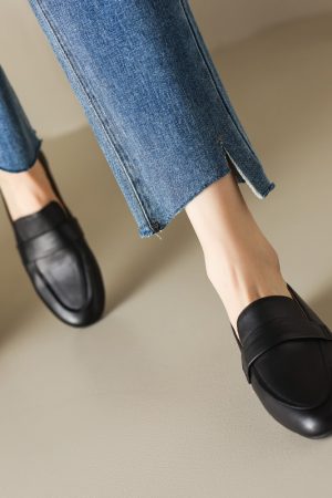 Giant Soft Non-Rubbing Casual Genuine Leather Flat Loafers Sneakers - Versatile Little White Shoes for Everyday Wear