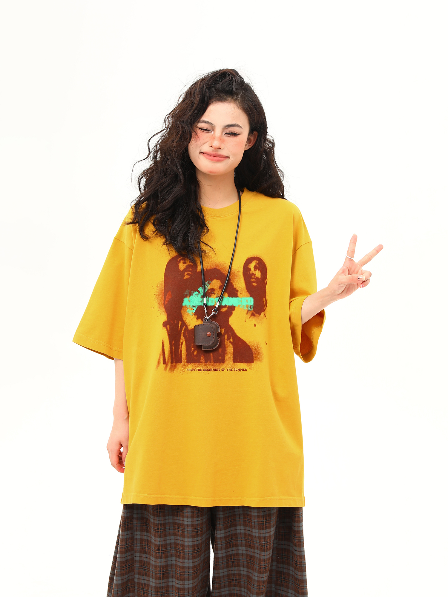 Ginger Yellow Retro Printed Short Sleeve T-Shirt for Women, Trendy Loose Fit Casual Tee, Summer 2025 Fashion Ginger Yellow Retro Printed Short Sleeve T-Shirt for Women, Trendy Loose Fit Casual Tee, Summer 2025 Fashion