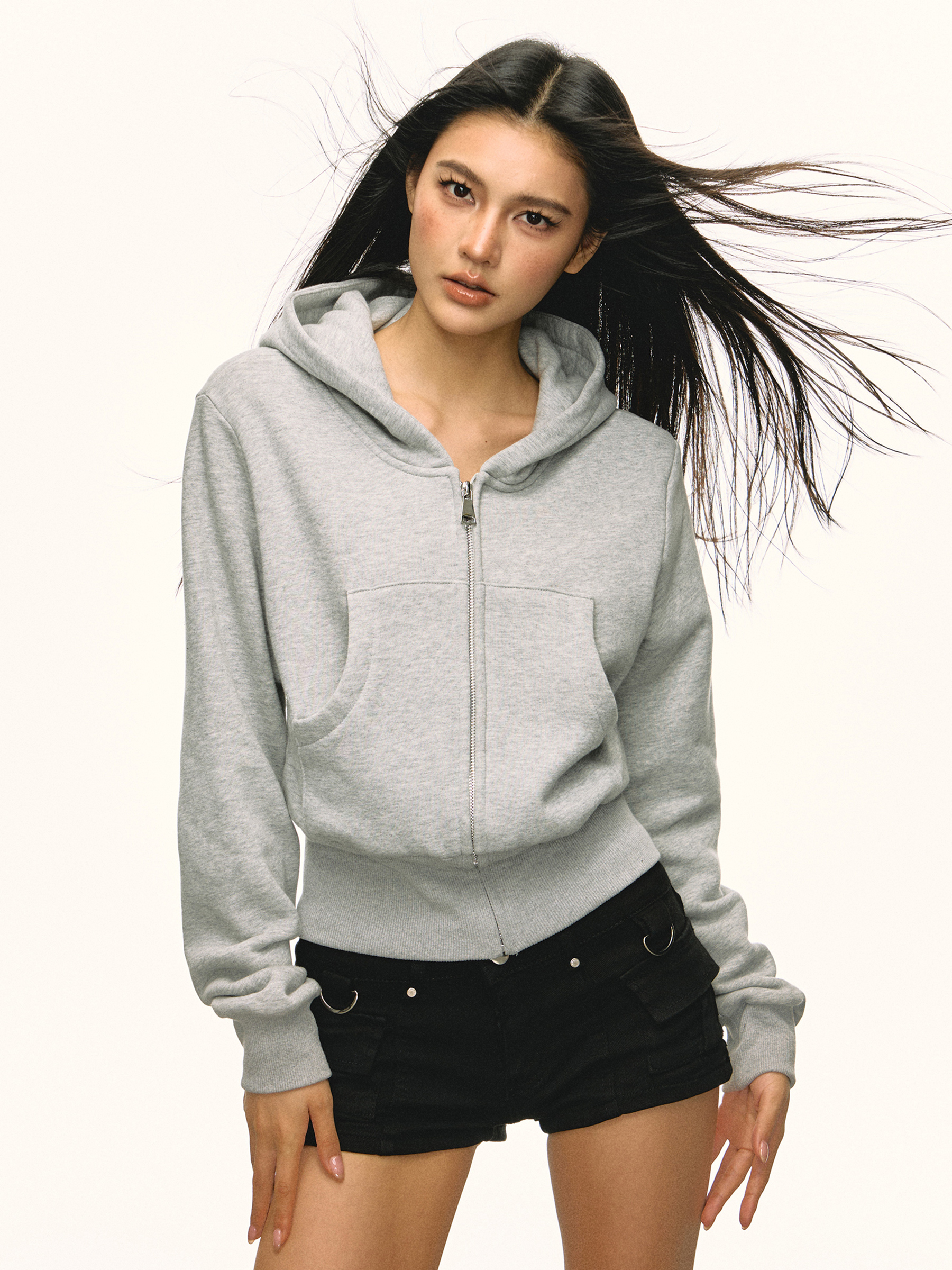 Gray Hooded Zip-Up Sweatshirt for Women - Waist-Cinched Short Sports Jacket, 2025 Spring Fashion, Versatile Casual Wear Gray Hooded Zip-Up Sweatshirt for Women - Waist-Cinched Short Sports Jacket, 2025 Spring Fashion, Versatile Casual Wear