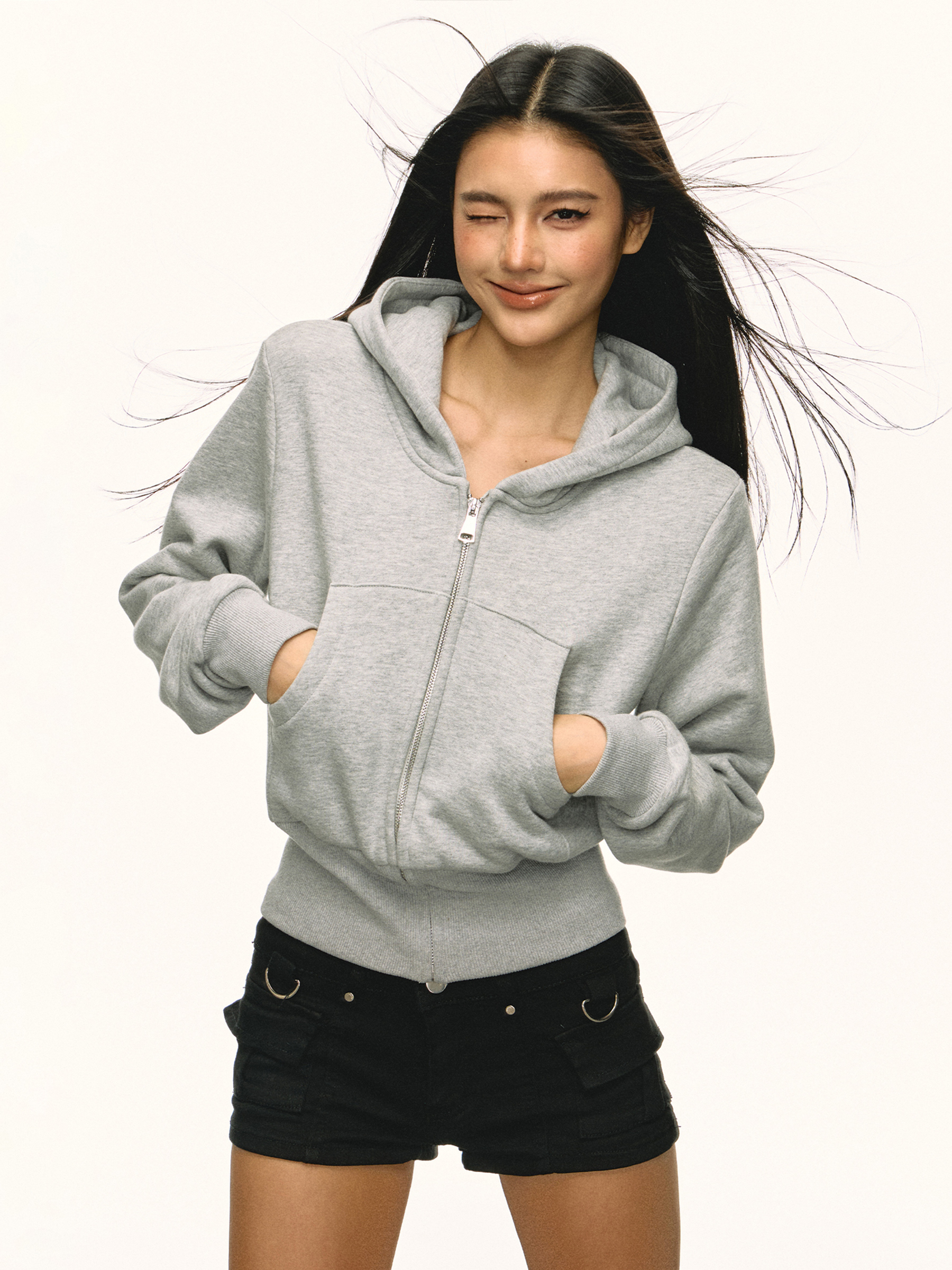 Gray Hooded Zip-Up Sweatshirt for Women - Waist-Cinched Short Sports Jacket, 2025 Spring Fashion, Versatile Casual Wear Gray Hooded Zip-Up Sweatshirt for Women - Waist-Cinched Short Sports Jacket, 2025 Spring Fashion, Versatile Casual Wear