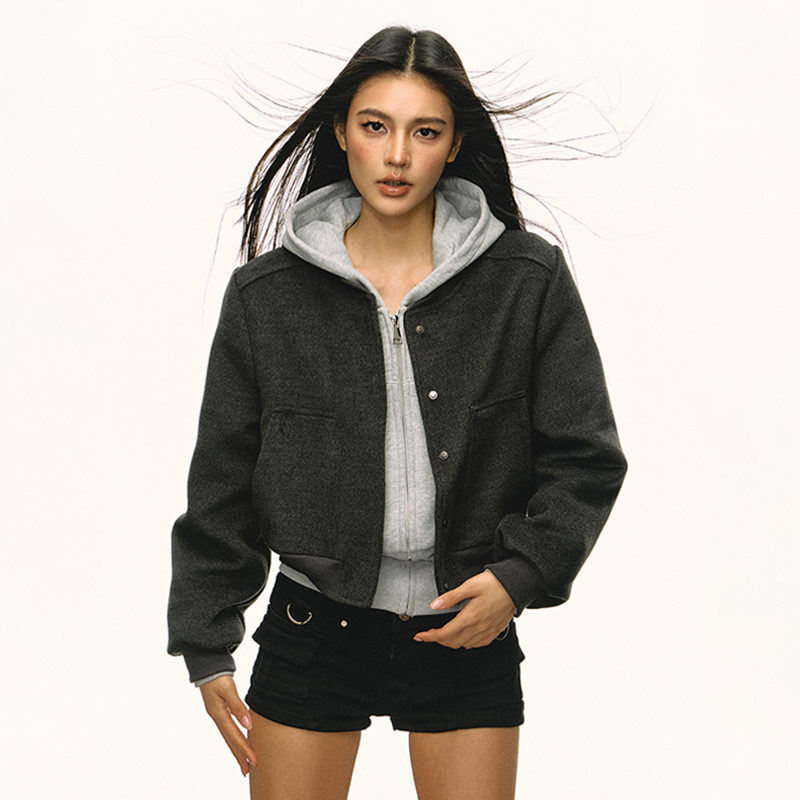 Gray Hooded Zip-Up Sweatshirt for Women - Waist-Cinched Short Sports Jacket, 2025 Spring Fashion, Versatile Casual Wear Gray Hooded Zip-Up Sweatshirt for Women - Waist-Cinched Short Sports Jacket, 2025 Spring Fashion, Versatile Casual Wear