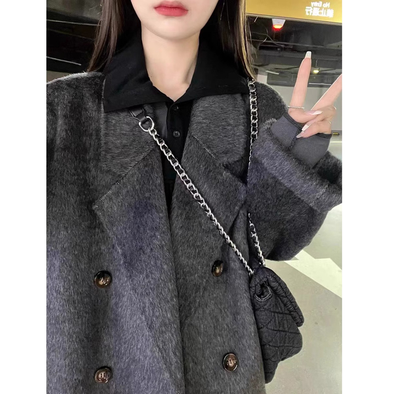 Gray Reversible Cashmere Coat for Women - High-End Woolen Jacket, Mid-Length, Korean Style, Autumn Winter 2024 Fashion Gray Reversible Cashmere Coat for Women - High-End Woolen Jacket, Mid-Length, Korean Style, Autumn Winter 2024 Fashion