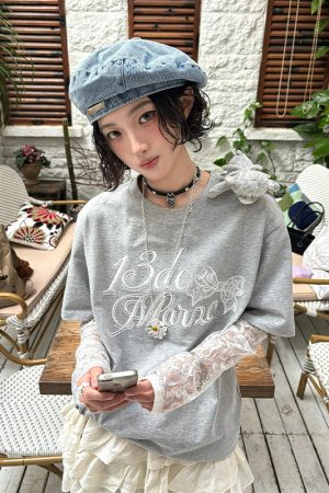 Gray Short Sleeve Women's Summer Lace Spliced Round Neck T-Shirt - Loose Casual Top for a Relaxed, Effortless Look