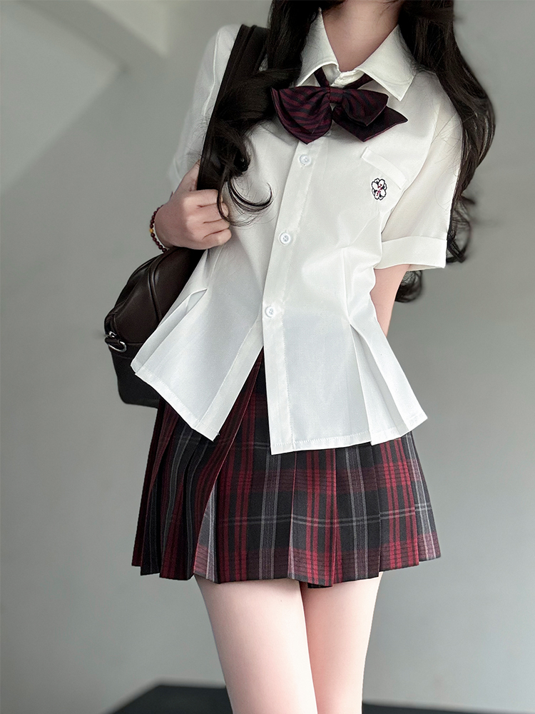 Green Folded Edge Short Sleeve Shirt for Women - Pudding Bear Original JK Uniform College Style, Summer Waist-Defined Design Green Folded Edge Short Sleeve Shirt for Women - Pudding Bear Original JK Uniform College Style, Summer Waist-Defined Design