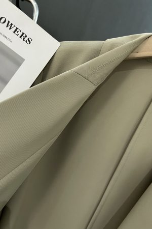 Green Lightweight British-Style Short Sleeve Blazer for Women, Vintage Charm with Metal Buttons, 2025 Summer Fashion