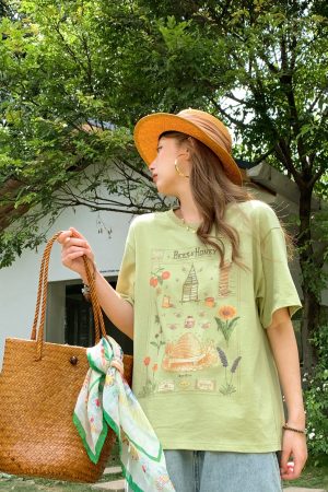 Green Retro Printed Short Sleeve T-Shirt for Women - Vintage Style Loose Drop Shoulder Top for Summer, 90s Inspired