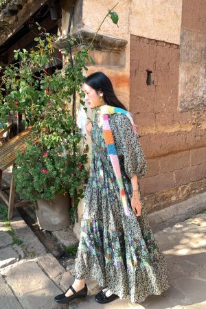 Green Retro V-Neck Dress for Women - Bohemian Long Skirt, Vintage Style, Spring Fashion, Summer of the Cicada