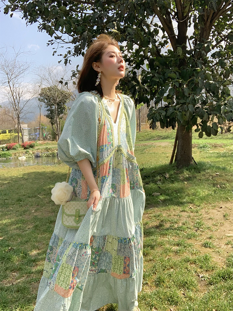 Green Retro V-Neck Dress for Women - Bohemian Long Skirt, Vintage Style, Spring Fashion, Summer of the Cicada Green Retro V-Neck Dress for Women - Bohemian Long Skirt, Vintage Style, Spring Fashion, Summer of the Cicada