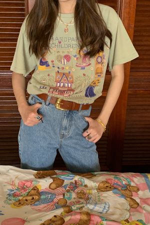 Green Short Sleeve Vintage T-Shirt for Women with Japanese Retro Girl Print, Loose Fit Pure Cotton Summer Top