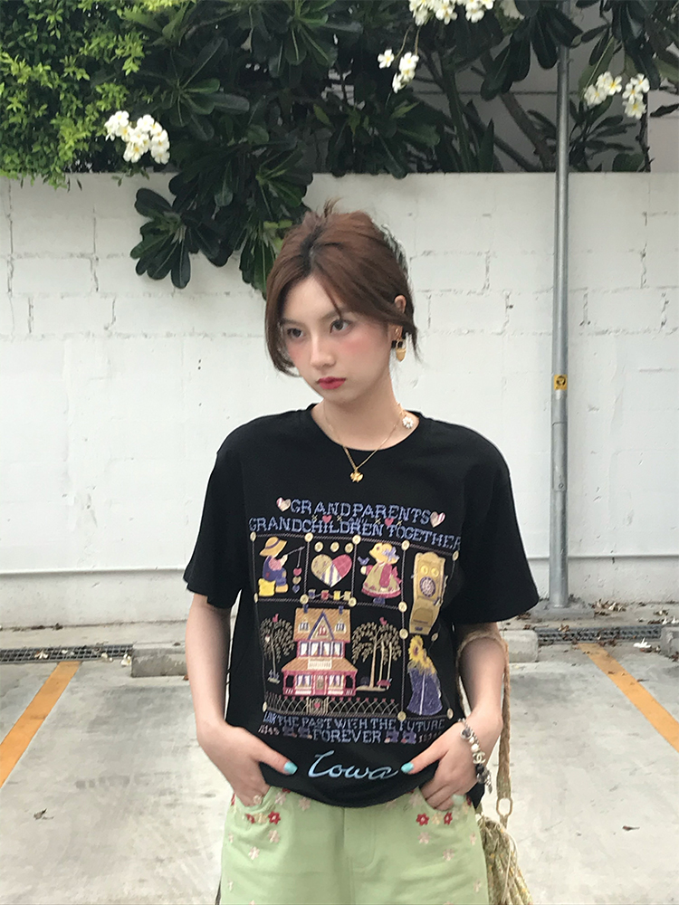 Green Short Sleeve Vintage T-Shirt for Women with Japanese Retro Girl Print, Loose Fit Pure Cotton Summer Top Green Short Sleeve Vintage T-Shirt for Women with Japanese Retro Girl Print, Loose Fit Pure Cotton Summer Top