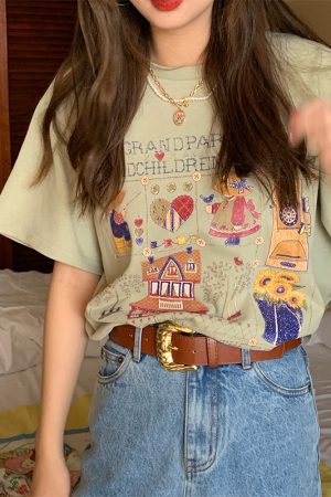 Green Short Sleeve Vintage T-Shirt for Women with Japanese Retro Girl Print, Loose Fit Pure Cotton Summer Top