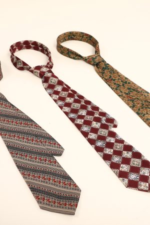 Handmade American Retro Floral Patterned Long Tie Shirt - High-End Niche Fashion Accessory for Stylish Outfits