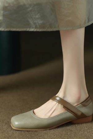 Handmade Genuine Leather Color-Blocked Mary Jane Shoes for Women, Retro Low-Heeled Flats for Spring and Autumn 2025