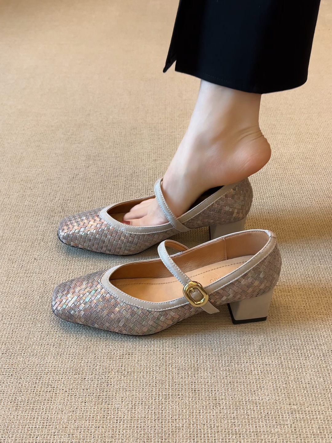 Handmade Woven One-Strap Chunky Heel Mary Jane Shoes for Women - Italian Style, Shallow Mouth Design, Trendy Fashion Footwear Handmade Woven One-Strap Chunky Heel Mary Jane Shoes for Women - Italian Style, Shallow Mouth Design, Trendy Fashion Footwear