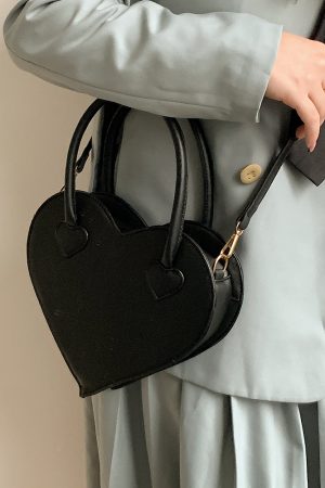 Heart-Shaped Black Crossbody Bag for Women, Retro Minimalist Tote Handbag, 2023 Trendy Design
