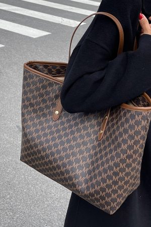 High-End Classic Tote Bag for Women - Light Luxury Commuting Handbag, Large Capacity Versatile Shoulder Bag