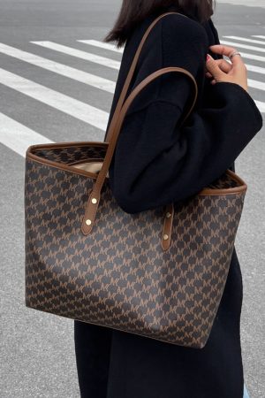 High-End Classic Tote Bag for Women - Light Luxury Commuting Handbag, Large Capacity Versatile Shoulder Bag
