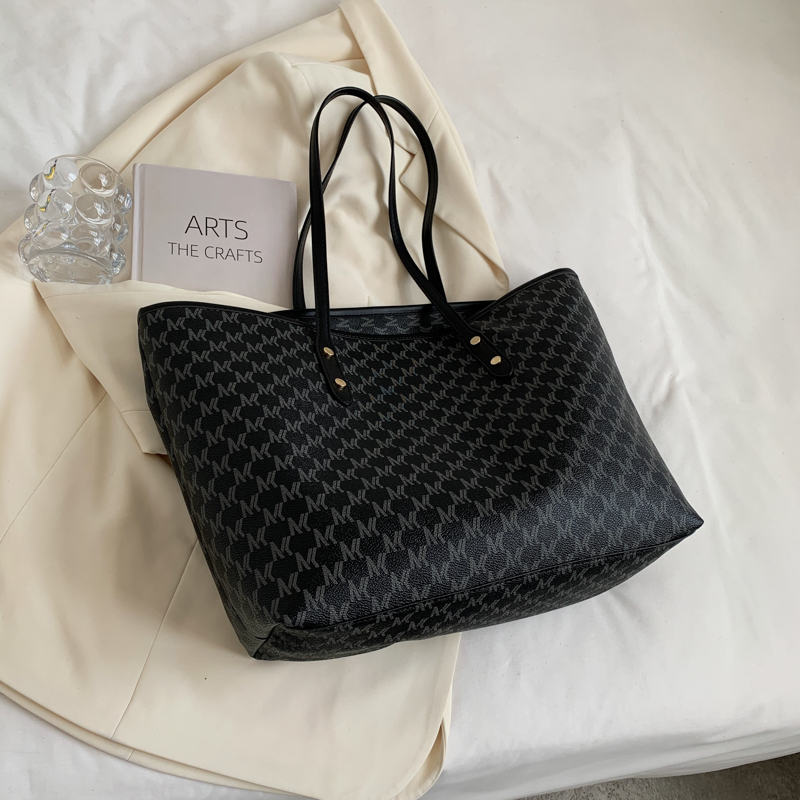 High-End Classic Tote Bag for Women - Light Luxury Commuting Handbag, Large Capacity Versatile Shoulder Bag High-End Classic Tote Bag for Women - Light Luxury Commuting Handbag, Large Capacity Versatile Shoulder Bag