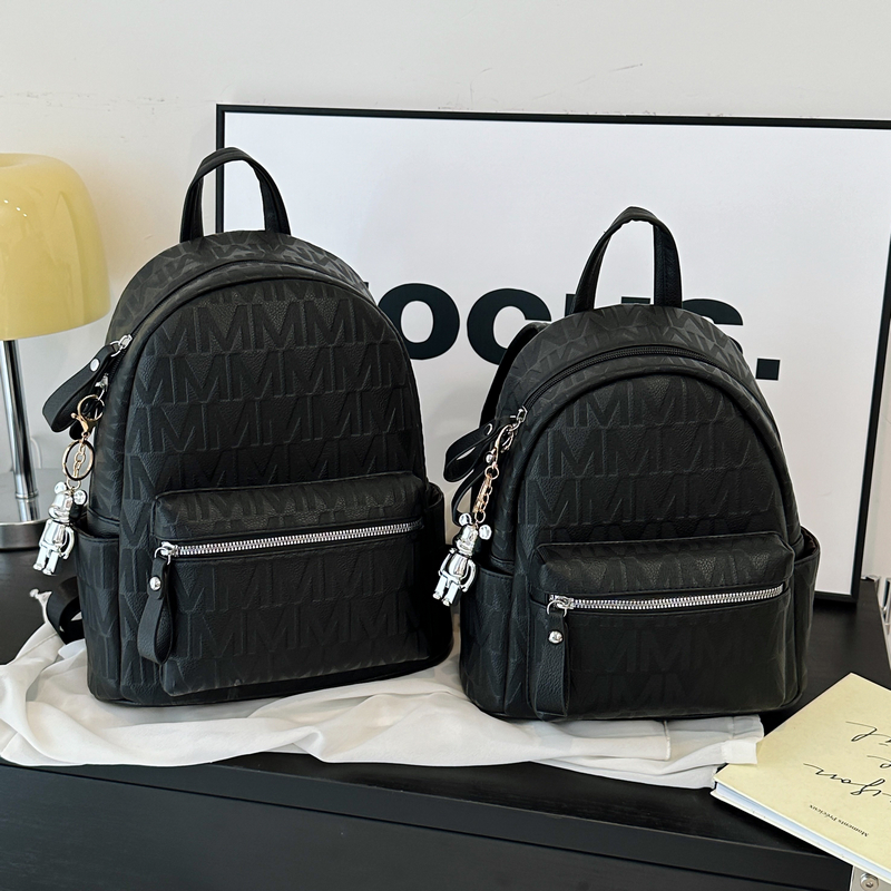 High-End Crocodile Pattern M-Shaped Backpack for Women - Trendy 2025 Fashion School Bag High-End Crocodile Pattern M-Shaped Backpack for Women - Trendy 2025 Fashion School Bag