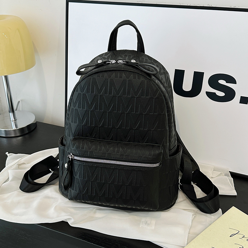 High-End Crocodile Pattern M-Shaped Backpack for Women - Trendy 2025 Fashion School Bag High-End Crocodile Pattern M-Shaped Backpack for Women - Trendy 2025 Fashion School Bag