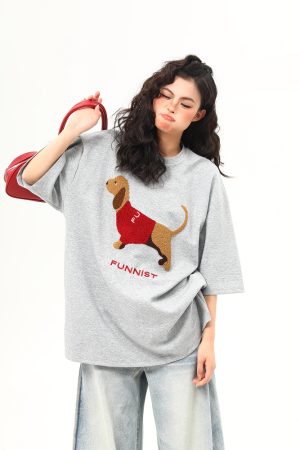 High-End Fabric American Retro Sausage Dog Embroidery Short-Sleeve T-Shirt for Women - Loose Fit Versatile Style