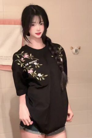 High-End Floral Embroidery Short Sleeve T-Shirt for Women - Chinese Style Black Top, Summer 90s Couple Outfit