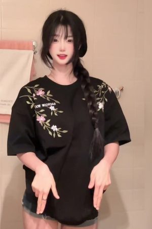 High-End Floral Embroidery Short Sleeve T-Shirt for Women - Chinese Style Black Top, Summer 90s Couple Outfit