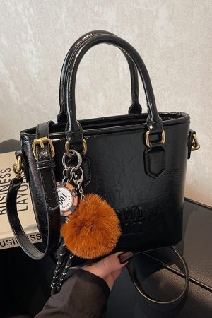 High-End Letter Design Water Bucket Tote Bag for Women - Niche Shoulder Crossbody Bag, 2025 Vegetable Basket Style