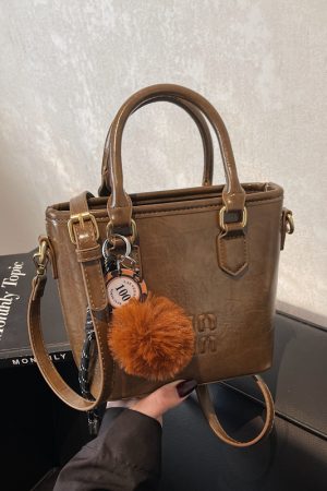 High-End Letter Design Water Bucket Tote Bag for Women - Niche Shoulder Crossbody Bag, 2025 Vegetable Basket Style