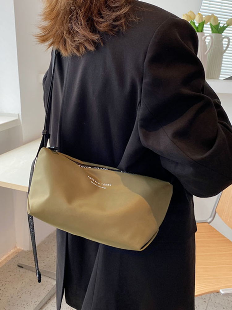 High-End Lightweight Nylon Crossbody Bag for Women - Portable Commuting Travel Style with Wide Strap High-End Lightweight Nylon Crossbody Bag for Women - Portable Commuting Travel Style with Wide Strap