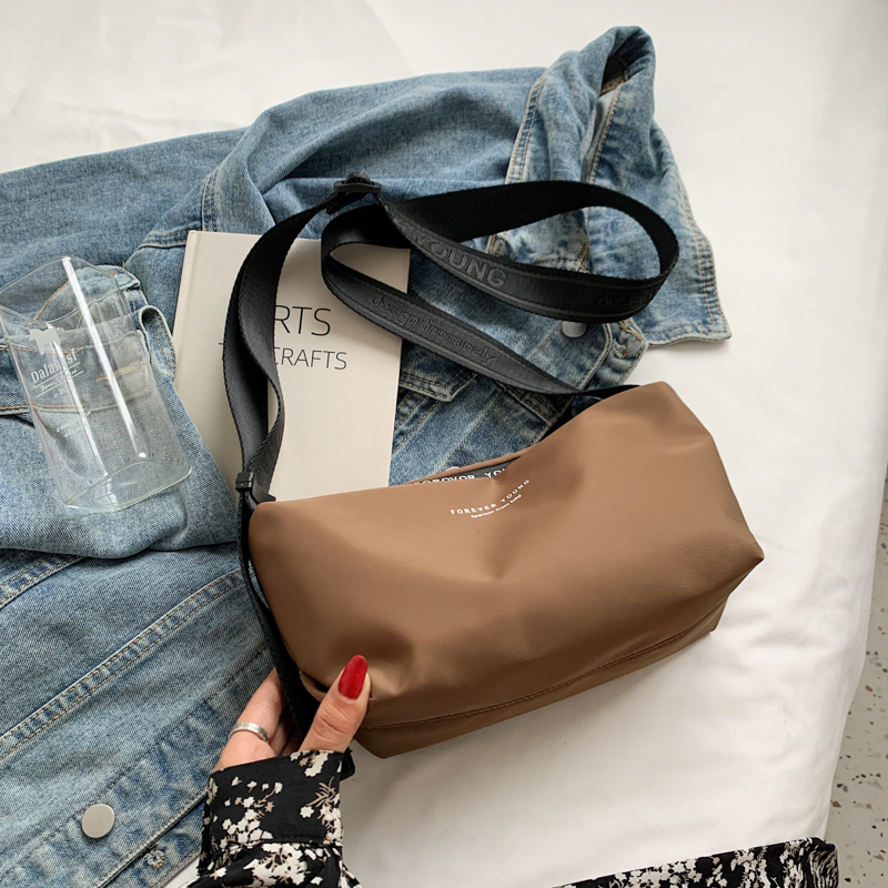 High-End Lightweight Nylon Crossbody Bag for Women - Portable Commuting Travel Style with Wide Strap High-End Lightweight Nylon Crossbody Bag for Women - Portable Commuting Travel Style with Wide Strap