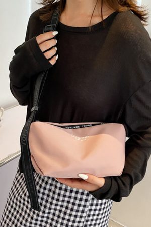 High-End Lightweight Nylon Crossbody Bag for Women - Portable Commuting Travel Style with Wide Strap