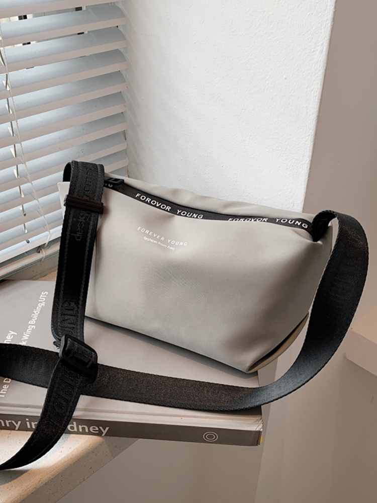 High-End Lightweight Nylon Crossbody Bag for Women - Portable Commuting Travel Style with Wide Strap High-End Lightweight Nylon Crossbody Bag for Women - Portable Commuting Travel Style with Wide Strap