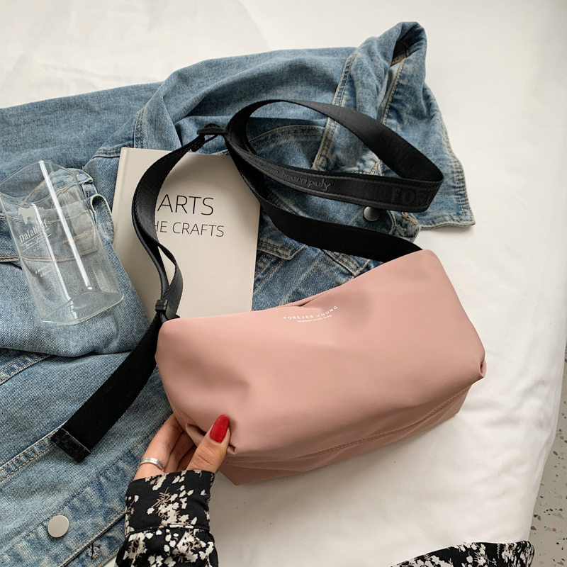 High-End Lightweight Nylon Crossbody Bag for Women - Portable Commuting Travel Style with Wide Strap High-End Lightweight Nylon Crossbody Bag for Women - Portable Commuting Travel Style with Wide Strap