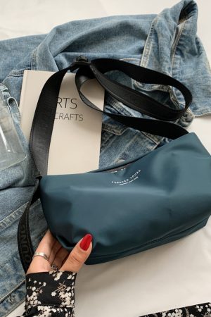 High-End Lightweight Nylon Crossbody Bag for Women - Portable Commuting Travel Style with Wide Strap