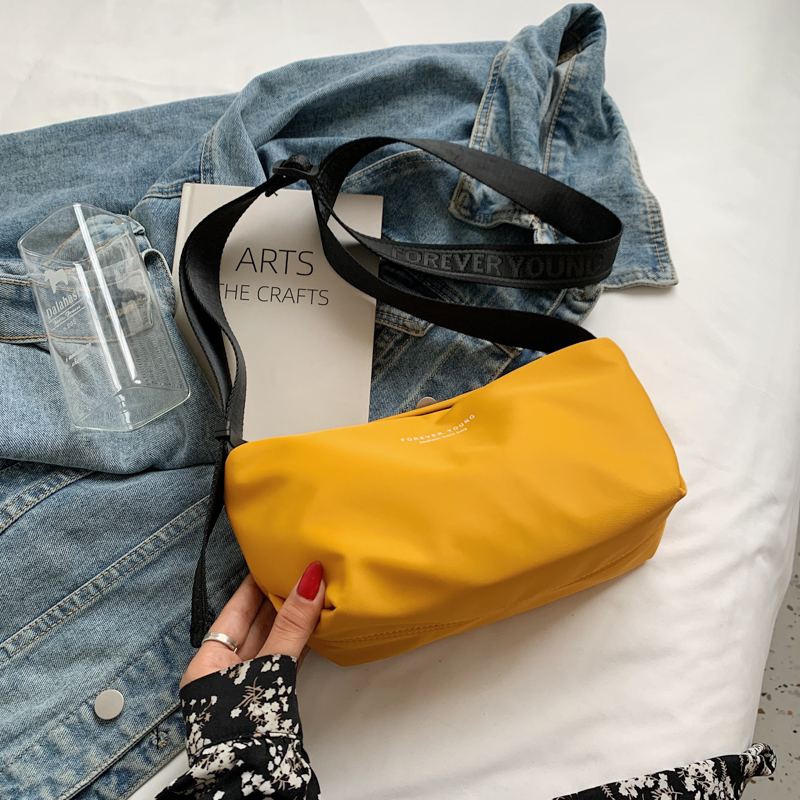 High-End Lightweight Nylon Crossbody Bag for Women - Portable Commuting Travel Style with Wide Strap High-End Lightweight Nylon Crossbody Bag for Women - Portable Commuting Travel Style with Wide Strap