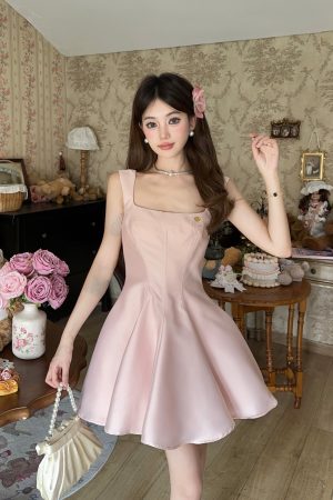 High-End Minimalist Backless Spaghetti Strap Evening Dress with Fishbone Detail | Spring & Autumn Fashion