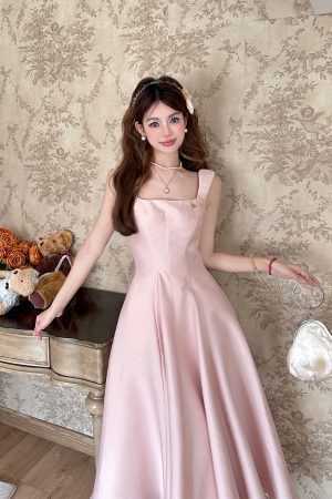 High-End Minimalist Backless Spaghetti Strap Evening Dress with Fishbone Detail | Spring & Autumn Fashion