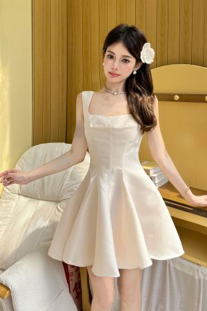 High-End Minimalist Backless Spaghetti Strap Evening Dress with Fishbone Detail | Spring & Autumn Fashion