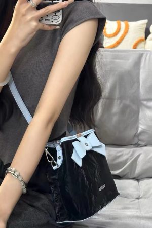 High-End Retro Artistic Bucket Bag for Women - Casual Versatile Shoulder Crossbody Bag for Autumn Winter 2024