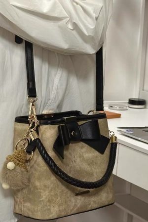 High-End Retro Artistic Bucket Bag for Women - Casual Versatile Shoulder Crossbody Bag for Autumn Winter 2024