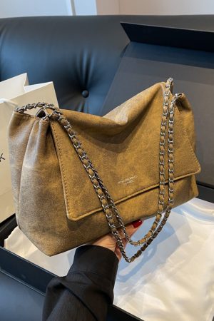 High-End Textured Chain Tote Bag for Women - Versatile Large-Capacity Shoulder Bag for Classes & Fashionable Commuting, 2025