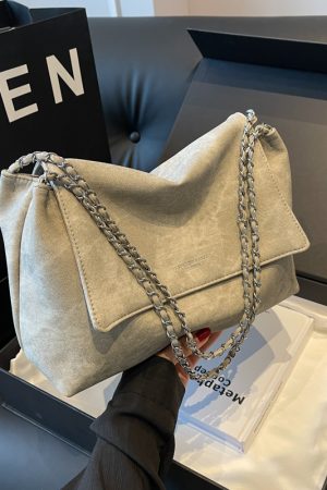 High-End Textured Chain Tote Bag for Women - Versatile Large-Capacity Shoulder Bag for Classes & Fashionable Commuting, 2025